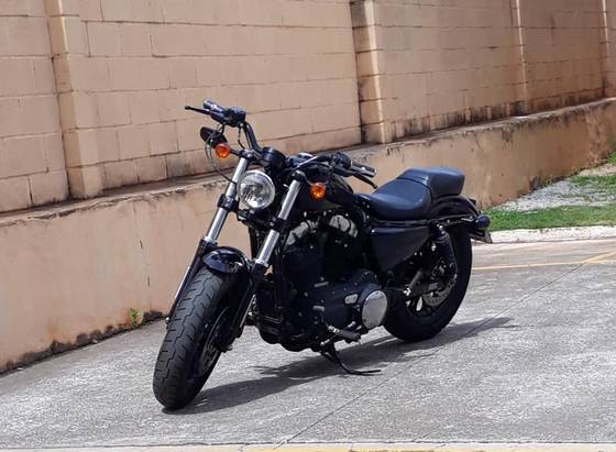 HARLEY-DAVIDSON SPORTSTER FORTY-EIGHT 